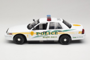 Ford Crown Victoria Police Interceptor CSI Miami GreenLight 1:18 13514 Metall – Bild 3 von 6