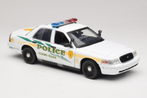 Ford Crown Victoria Police Interceptor CSI Miami GreenLight 1:18 13514 Metall – Bild 4 von 6