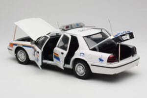 Ford Crown Victoria RCMP Police Car AUTOart 1:18 72706 Metall – Bild 5 von 8