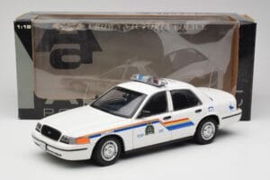 Ford Crown Victoria RCMP Police Car AUTOart 1:18 72706 Metall – Bild 8 von 8
