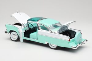 Ford Crown Victoria Seafoam Grün & Weiss Road Legends 1:18 92138 Metall – Bild 4 von 7