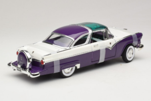 Ford Crown Victoria Weiss Lila Road Signature 1:18 92138-P1 Metall – Bild 2 von 6