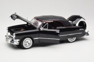 Ford Deluxe Cabriolet Schwarz Maisto 1:18 31681 Metall – Bild 2 von 8