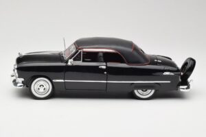 Ford Deluxe Cabriolet Schwarz Maisto 1:18 31681 Metall – Bild 4 von 8