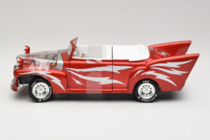 Ford De Luxe Cabriolet Greased Lightning Rot Joyride 1:18 33544 Metall – Bild 3 von 5