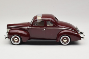 Ford Deluxe Coupe Dunkelrot ERTL 1:18 7936 Metall – Bild 4 von 7