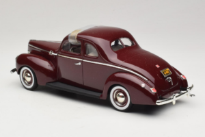 Ford Deluxe Coupe Dunkelrot ERTL 1:18 7936 Metall – Bild 6 von 7
