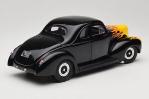 Ford Deluxe Hot Rod Schwarz Universal Hobbies 1:18 6002 Metall – Bild 3 von 8