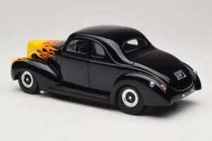 Ford Deluxe Hot Rod Schwarz Universal Hobbies 1:18 6002 Metall – Bild 7 von 8