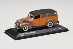Ford DeLuxe Woody Station Wagon Braun Minichamps 1:43 400082111 Metall – Bild 2 von 4