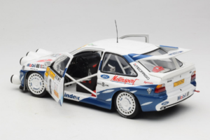 Ford Escort RS Cosworth Mobil 1 #6 F. Delecour / D. Grataloup Rally Monte Carlo Night Version Winner 1994 UT Models 1:18 3945 – Bild 5 von 8