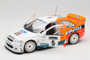 Ford Escort RS Cosworth Repsol #5 C. Sainz / L. Moya RAC Rally 1997 UT Models 1:18 39750 Metall – Bild 2 von 8