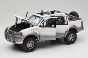 Ford Expedition Himalaya White AUTOart 1:18 72781 Metall – Bild 2 von 8