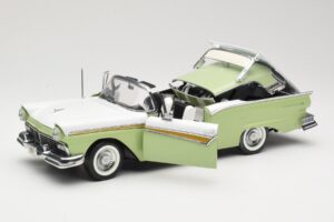 Ford Fairlane Skyliner Grün & Weiss Sun Star 1:18 FORD003 Metall – Bild 2 von 9
