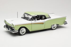Ford Fairlane Skyliner Grün & Weiss Sun Star 1:18 FORD003 Metall – Bild 3 von 9
