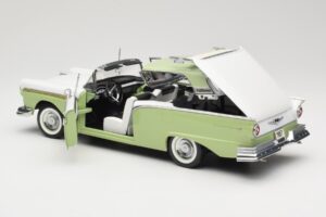 Ford Fairlane Skyliner Grün & Weiss Sun Star 1:18 FORD003 Metall – Bild 6 von 9