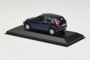 Ford Fiesta Mk5 4-Door Dunkelblau Minichamps 1:43 FIESTA001 Metall – Bild 3 von 4
