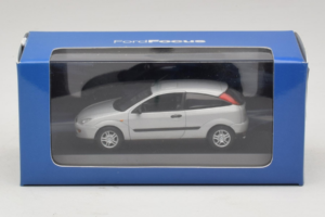 Ford Focus Mk1 3-Door Silber Minichamps 1:43 FOCUS005 Metall – Bild 5 von 5