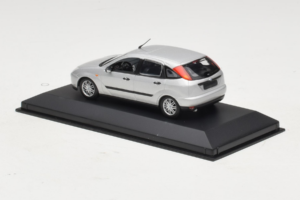 Ford Focus Mk1 Silber Minichamps 1:43 FOCUS006 Metall – Bild 3 von 4