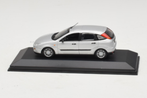 Ford Focus Mk1 Silber Minichamps 1:43 FOCUS006 Metall