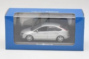 Ford Focus Mk2 Moondust Silber Minichamps 1:43 FOCUS002 Metall – Bild 4 von 4