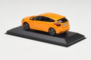 Ford Focus ST Mk3 Tangerine Scream Minichamps 1:43 FOCUS001 Metall – Bild 3 von 4