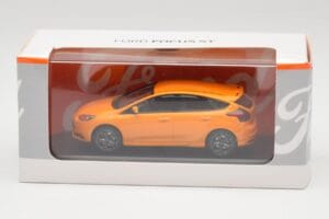 Ford Focus ST Mk3 Tangerine Scream Minichamps 1:43 FOCUS001 Metall – Bild 4 von 4