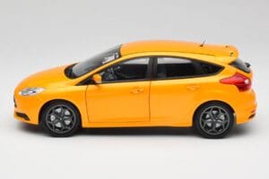 Ford Focus ST Mk2 Tangerine Scream Minichamps 1:18 110082005 Metall – Bild 4 von 8