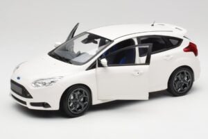 Ford Focus ST Mk2 Weiss Minichamps 1:18 110082004 Metall – Bild 2 von 8
