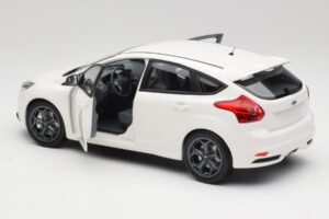 Ford Focus ST Mk2 Weiss Minichamps 1:18 110082004 Metall – Bild 5 von 8
