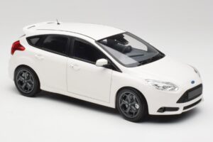 Ford Focus ST Mk2 Weiss Minichamps 1:18 110082004 Metall – Bild 6 von 8