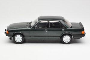 Ford Granada Mk2 2.8 Injection Dunkelgrün MCG 1:18 MCG18263 Metall – Bild 3 von 6
