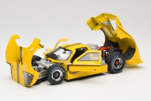 Ford GT40 Mk IV Gelb 1967 Shelby Collectibles 1:18 31414S Metall – Bild 2 von 8
