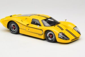 Ford GT40 Mk IV Gelb 1967 Shelby Collectibles 1:18 31414S Metall – Bild 6 von 8