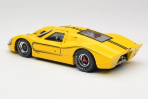 Ford GT40 Mk IV Gelb 1967 Shelby Collectibles 1:18 31414S Metall – Bild 7 von 8
