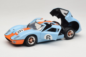 Ford GT40 Gulf #6 J. Ickx / J. Oliver 24 Hours of Le Mans 1969 Eagles Race 1:18 300600 Metall – Bild 2 von 8