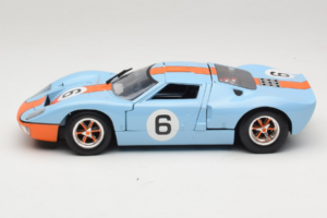 Ford GT40 Gulf #6 J. Ickx / J. Oliver 24 Hours of Le Mans 1969 Eagles Race 1:18 300600 Metall – Bild 4 von 8