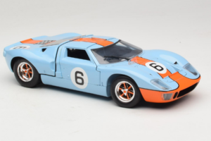 Ford GT40 Gulf #6 J. Ickx / J. Oliver 24 Hours of Le Mans 1969 Eagles Race 1:18 300600 Metall – Bild 6 von 8