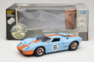 Ford GT40 Gulf #6 J. Ickx / J. Oliver 24 Hours of Le Mans 1969 Eagles Race 1:18 300600 Metall – Bild 8 von 8