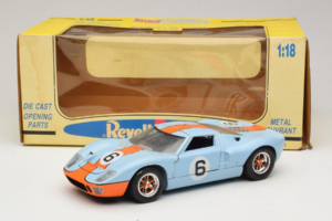Ford GT40 Gulf #6 J. Ickx / J. Oliver 24 Hours of Le Mans 1969 Revell 1:18 48824 Metall – Bild 8 von 8