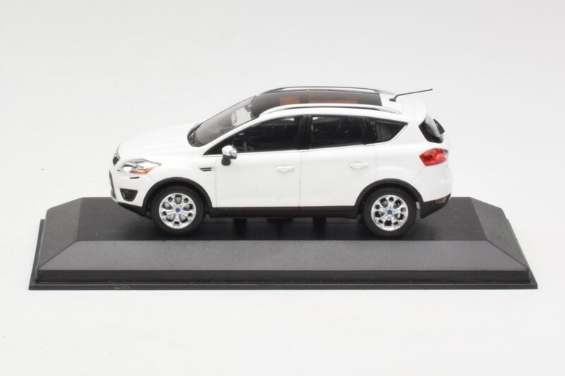 Ford Kuga Mk1 Weiss Minichamps 1:43 KUGA001 Metall