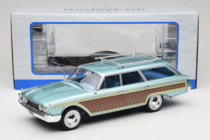 Ford Country Squire Blau MCG 1:18 MCG18049 Metall – Bild 6 von 6