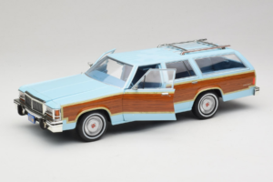 Ford LTD Country Squire Charlie's Angels Movie GreenLight 1:18 19066 Metall – Bild 2 von 8
