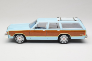 Ford LTD Country Squire Charlie's Angels Movie GreenLight 1:18 19066 Metall – Bild 4 von 8