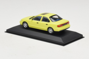 Ford Mondeo Mk1 Citrus Yellow Minichamps 1:43 MIN0821001 Metall – Bild 3 von 4