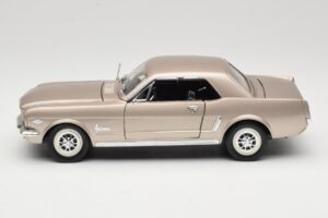 Ford Mustang 1964 1/2 Silber Mira 1:18 6127 Metall – Bild 4 von 8