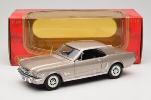 Ford Mustang 1964 1/2 Silber Mira 1:18 6127 Metall – Bild 8 von 8