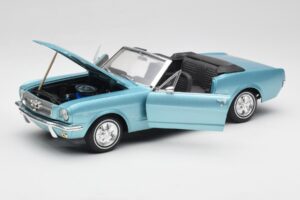 Ford Mustang Cabriolet Arcadian Blue Revell 1:18 8832-F1 Metall – Bild 2 von 8