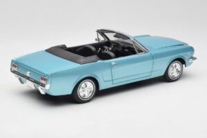 Ford Mustang Cabriolet Arcadian Blue Revell 1:18 8832-F1 Metall – Bild 3 von 8