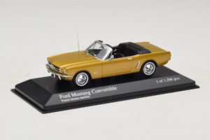 Ford Mustang Cabriolet Gold Minichamps 1:43 400082432 Metall – Bild 2 von 4